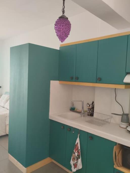 B3 - The Colorful One Apartment Aígion Ngoại thất bức ảnh